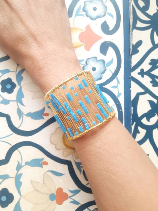 Amour Compliqué: Cuff